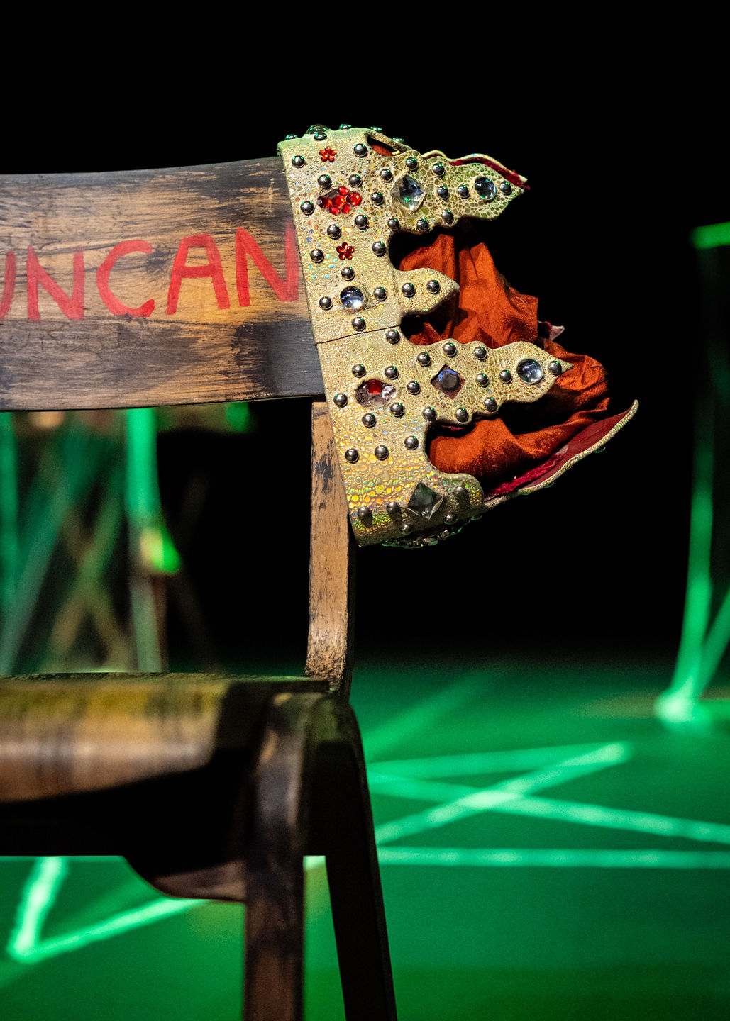 Dame Heccatty Weirdsister and the Instruments of Darkness do Macbeth